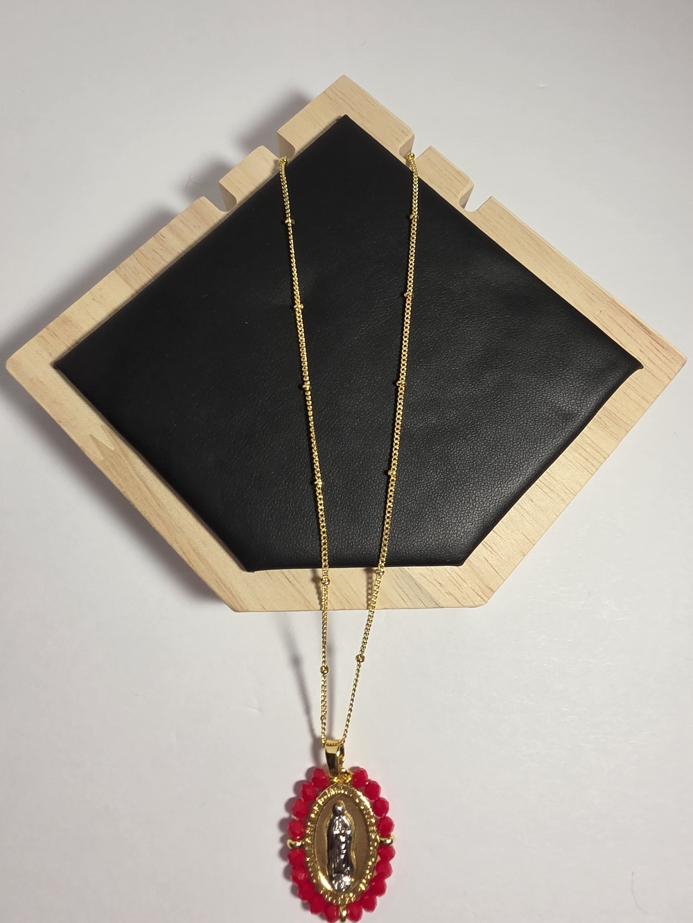 Gold-Tone Virgin Mary Pendant Necklace with Red Accent Beads. New.